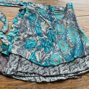 DHARMA 70% silk,30%poly printed layered wrap mini skirt